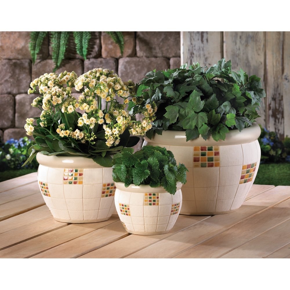 Checker design planter trio