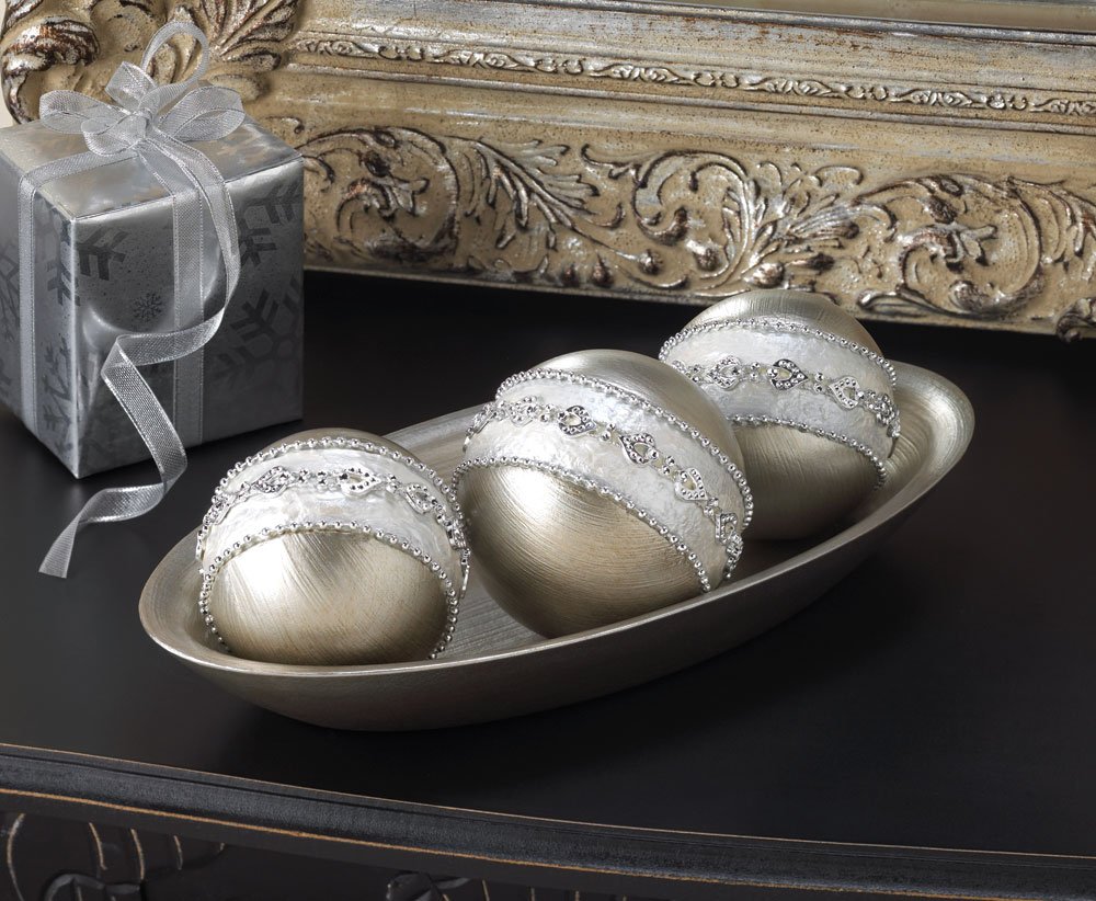 Silvery decorative ball set