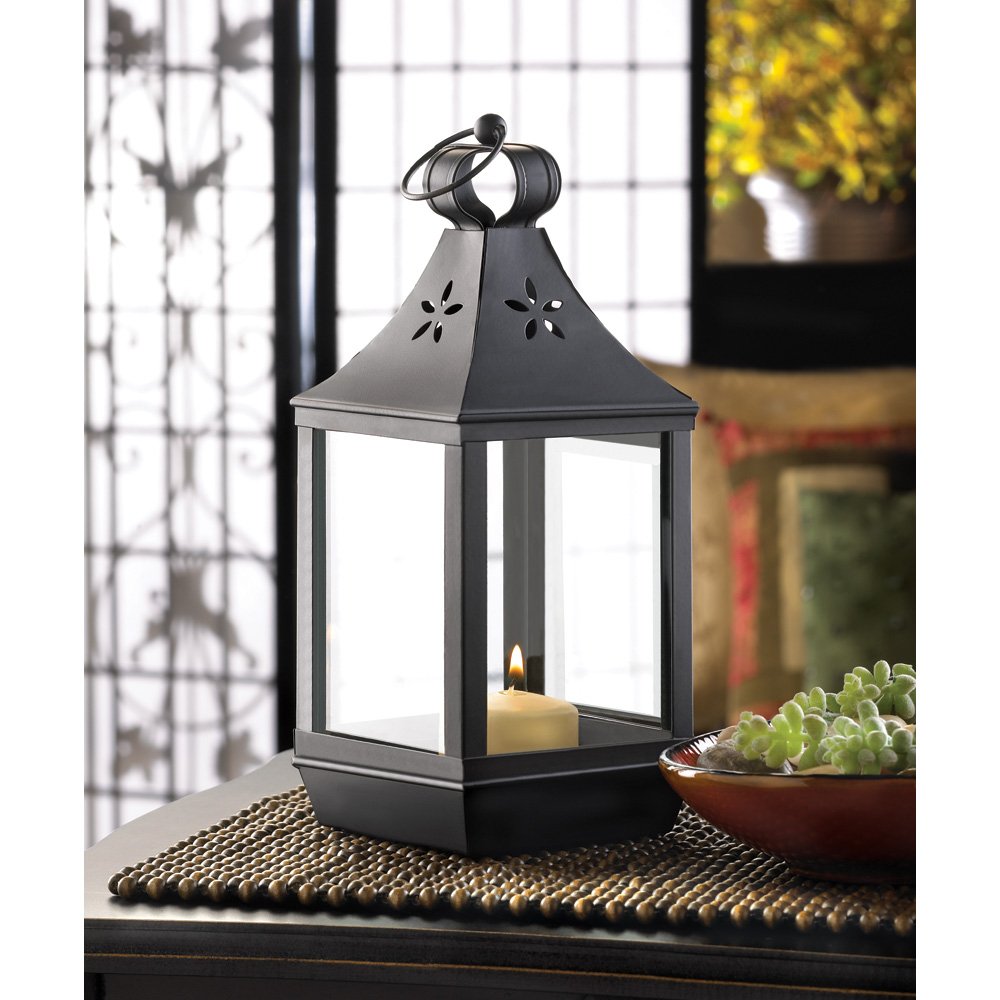 Carriage style candle lantern