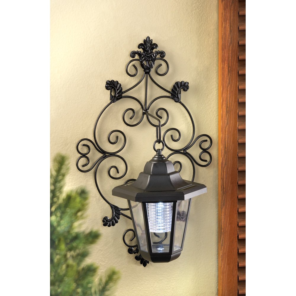 Solar garden wall lantern