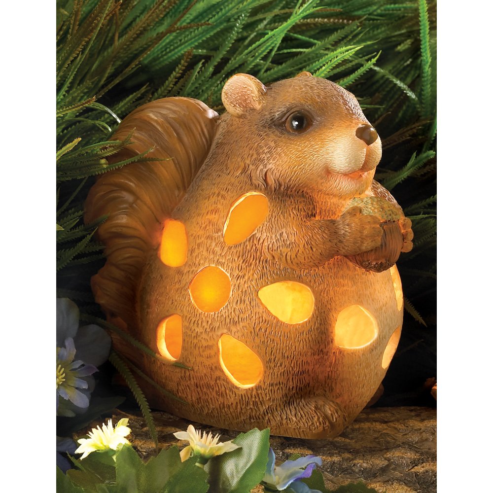Chubby chipmunk garden solar l