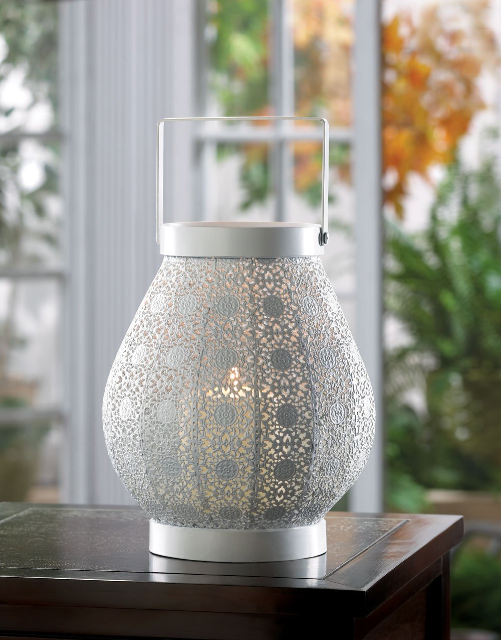 White lace design candle lamp