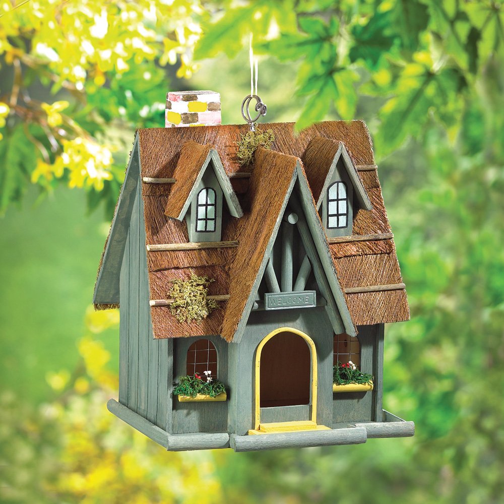 Thatch roof chimney birdhouse