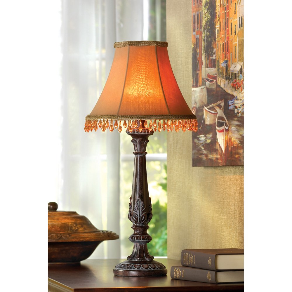 Beaded leaf-motif lamp